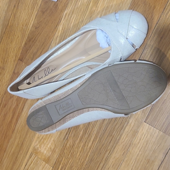 Shoes - Picture 3 of 3